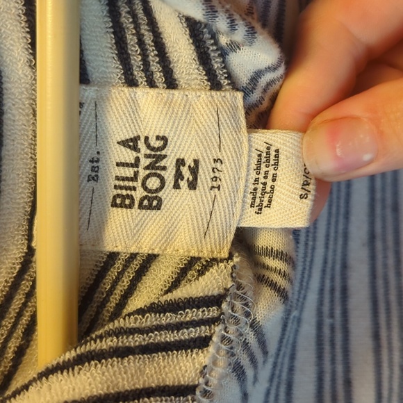 Billabong hoodie - Picture 2 of 4